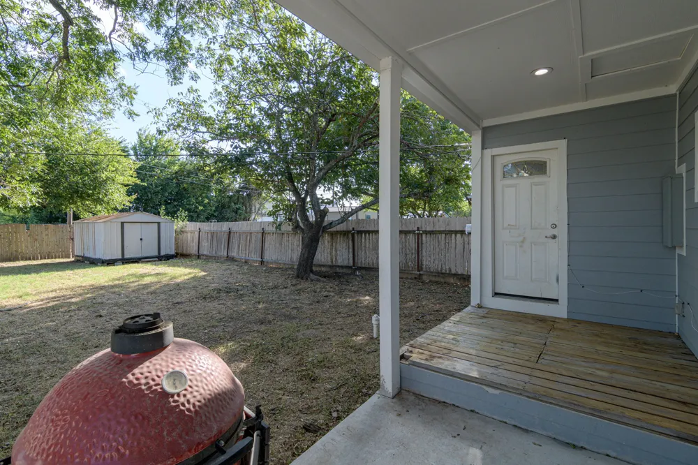 219 E Davilla Street Bartlett, TX 76511