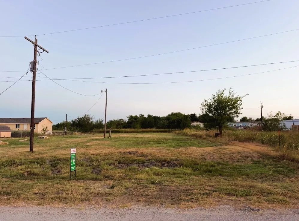 503 W Brook Street Bartlett, TX 76511
