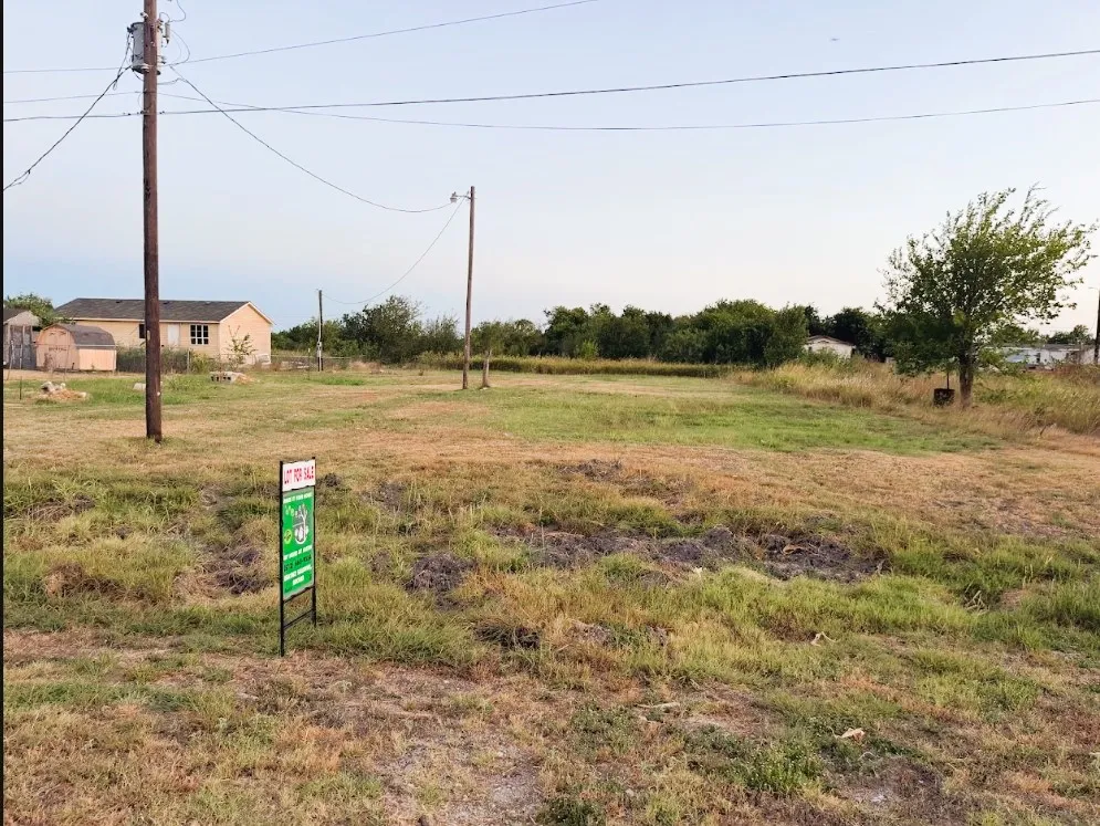 503 W Brook Street Bartlett, TX 76511