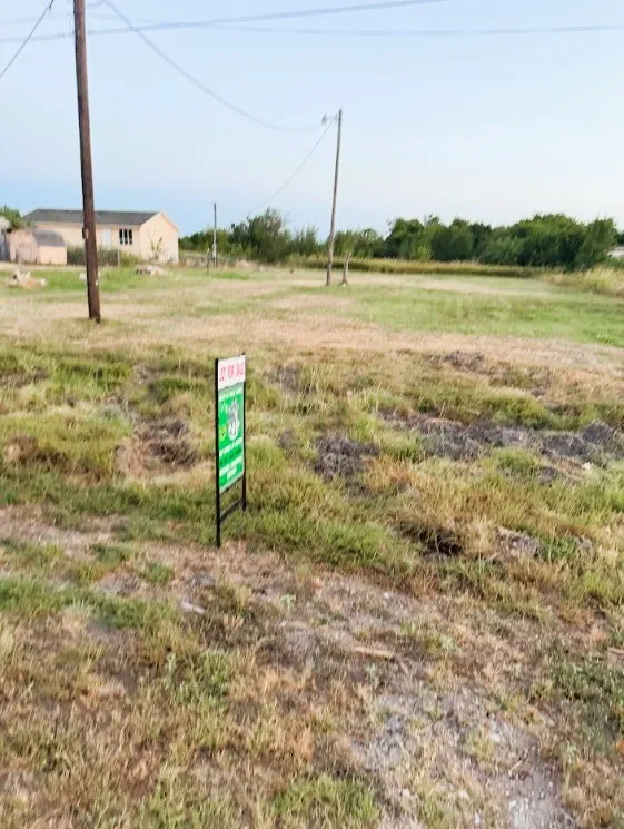 503 W Brook Street Bartlett, TX 76511