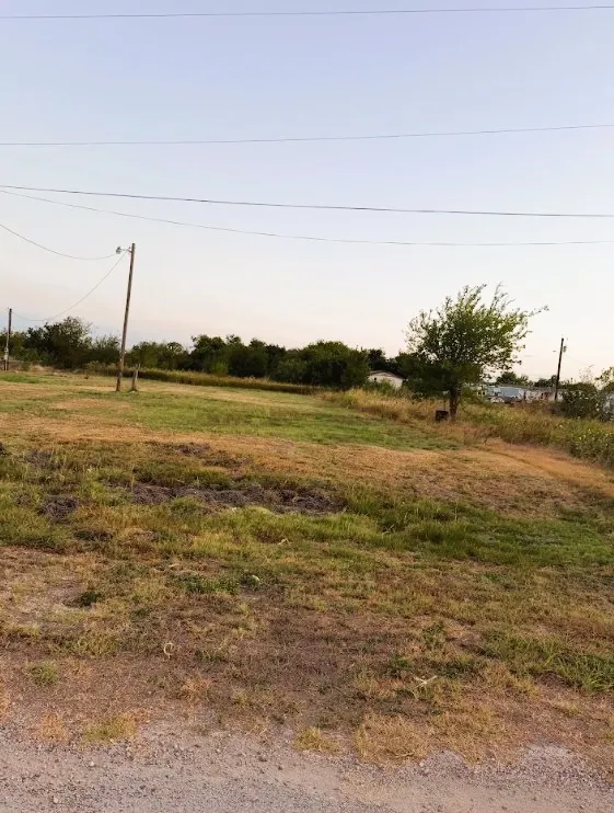 503 W Brook Street Bartlett, TX 76511