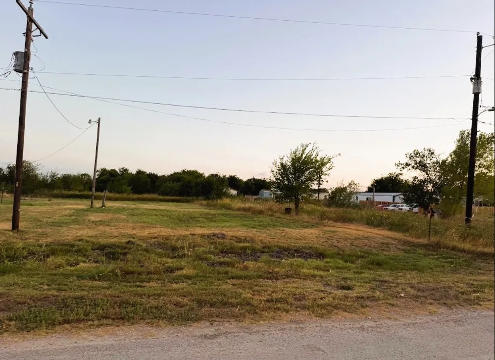 503 W Brook Street Bartlett, TX 76511