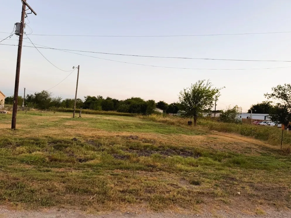 503 W Brook Street Bartlett, TX 76511