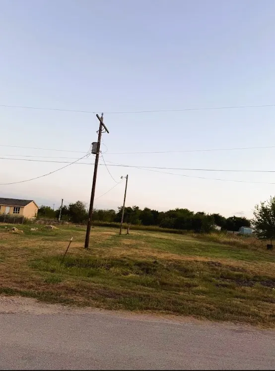 503 W Brook Street Bartlett, TX 76511
