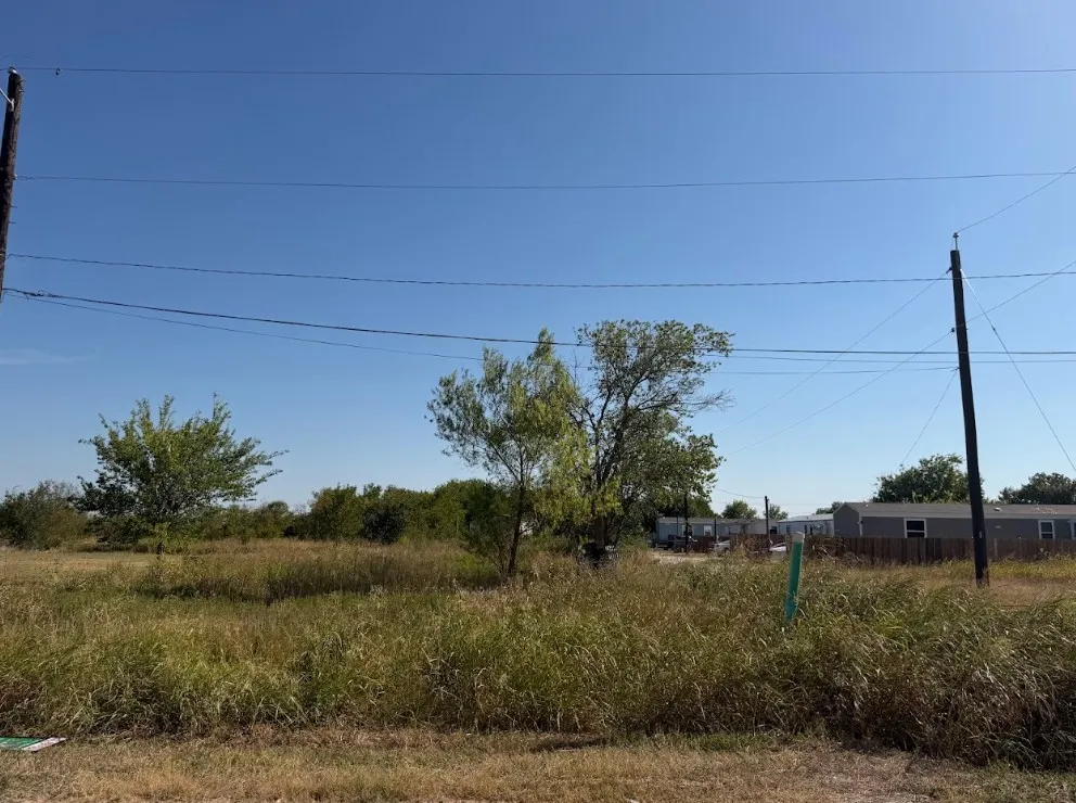 503 W Brook Street Bartlett, TX 76511