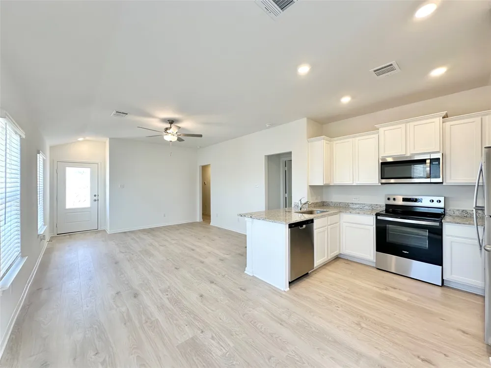 108 Captain Dooley Lane Jarrell, TX 76537