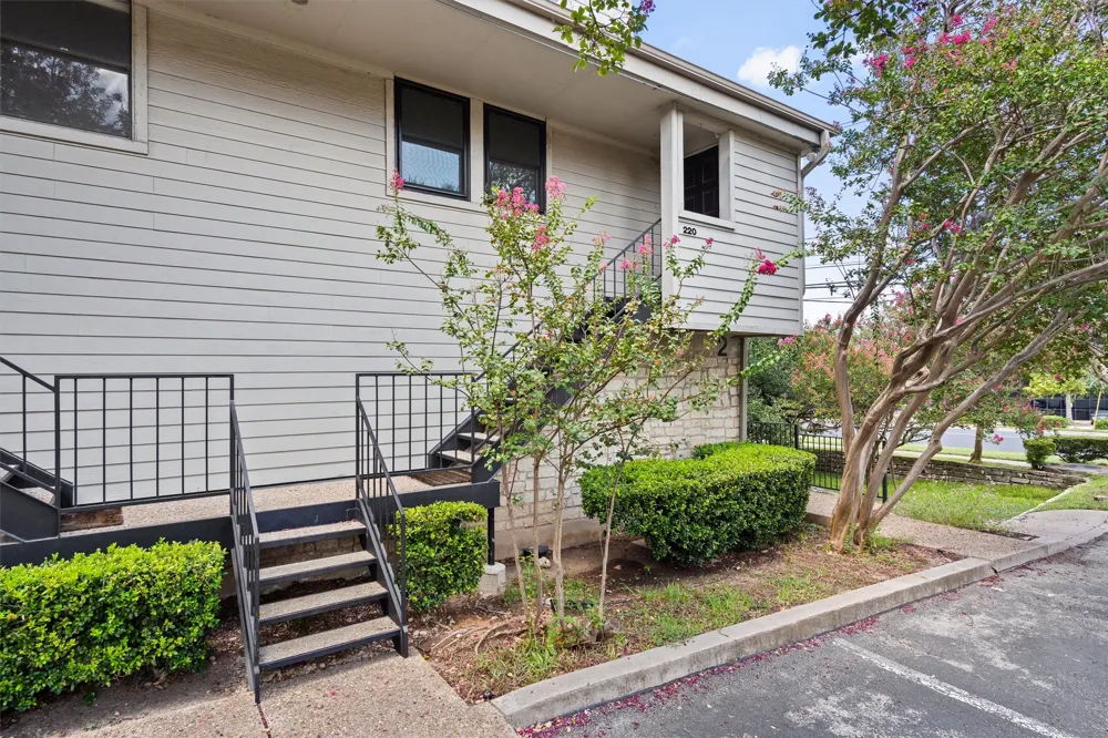 9226 Jollyville Road #220 Austin, TX 78759