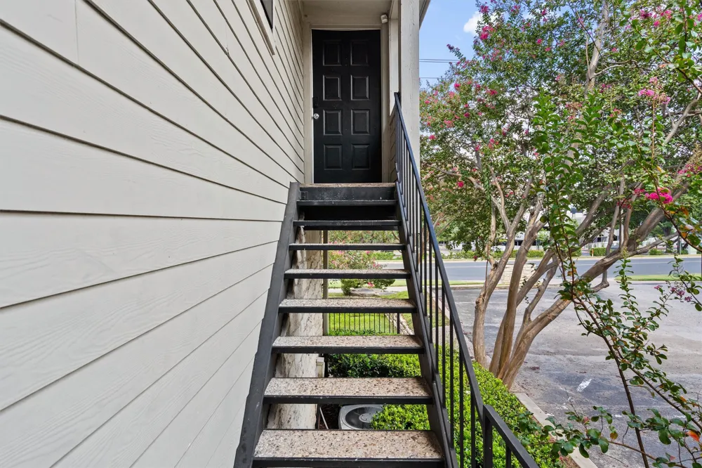 9226 Jollyville Road #220 Austin, TX 78759