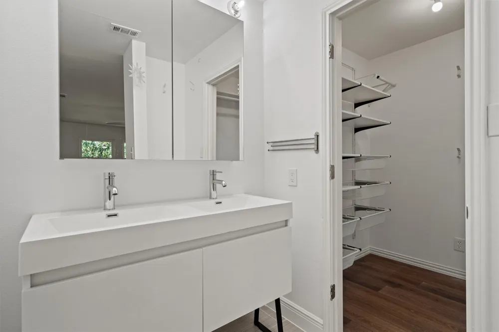 9226 Jollyville Road #220 Austin, TX 78759
