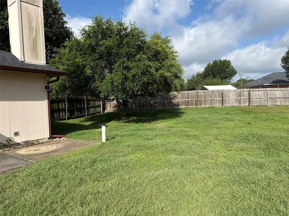 211 Brent Boulevard Kyle, TX 78640
