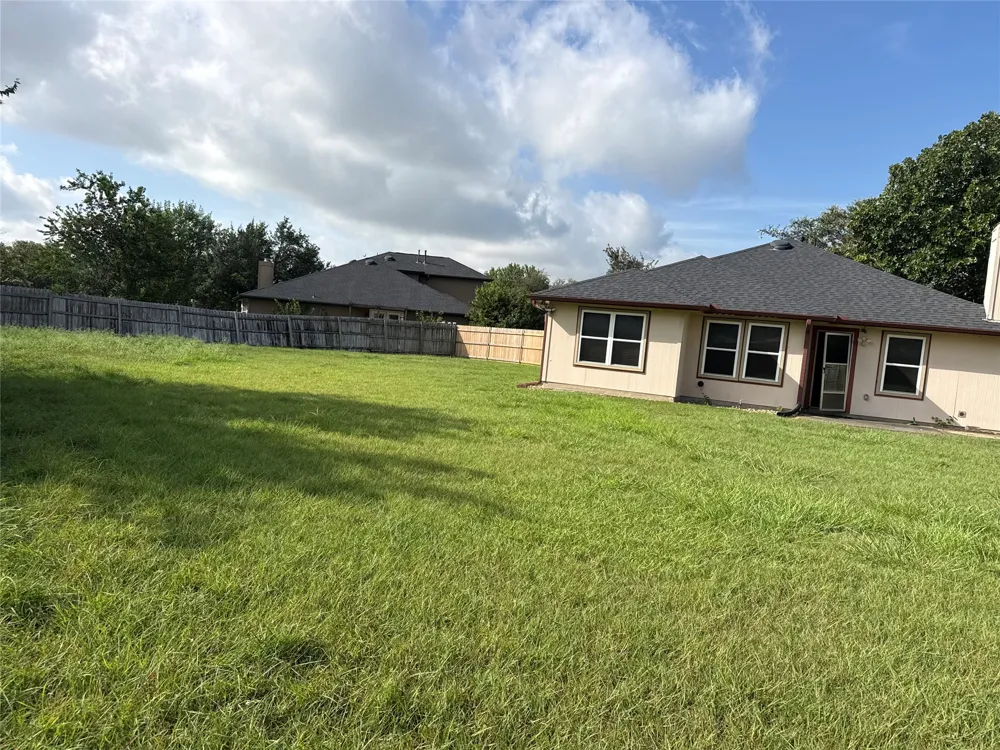 211 Brent Boulevard Kyle, TX 78640