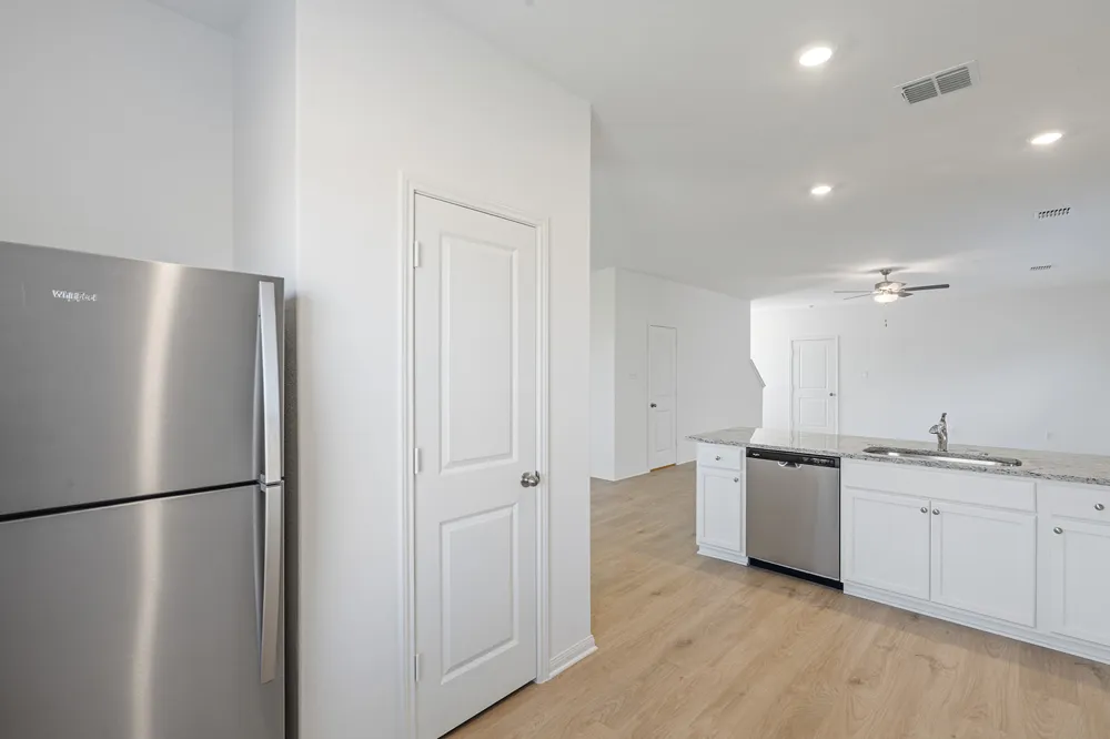 261 W Luna Blue Lane Jarrell, TX 76537