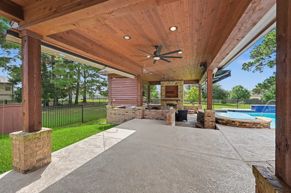 19089 Grandview Point Montgomery, TX 77356