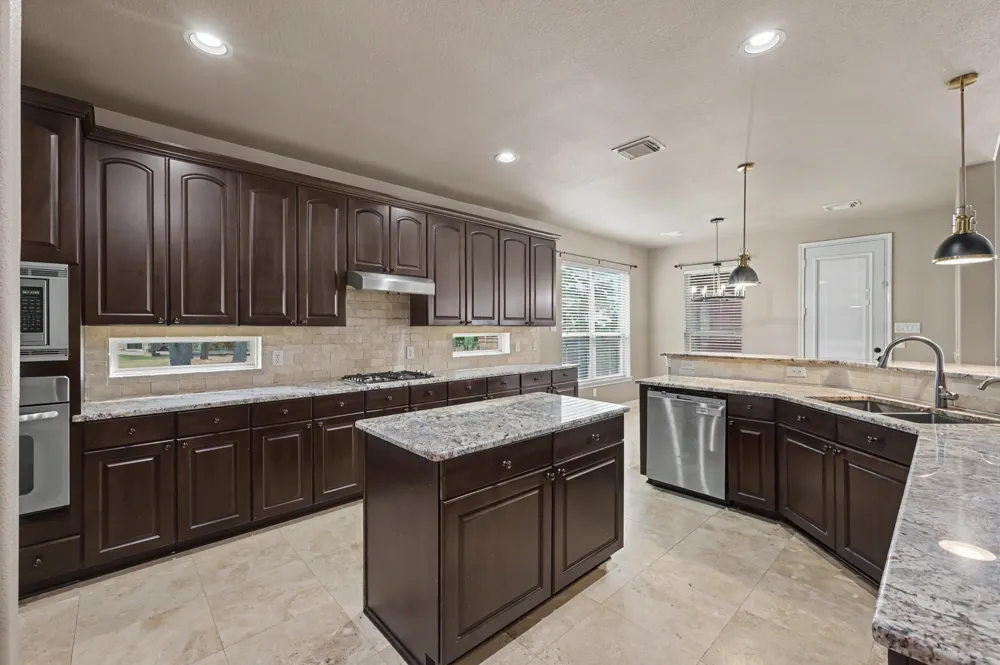 19089 Grandview Point Montgomery, TX 77356