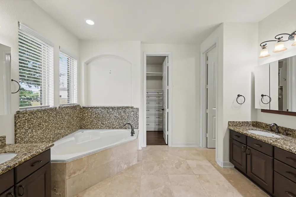 19089 Grandview Point Montgomery, TX 77356