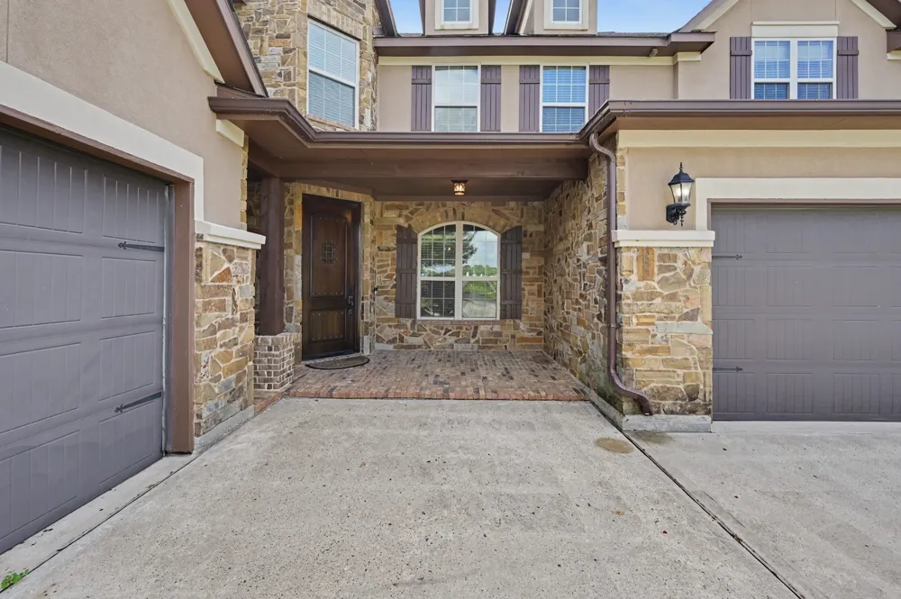 19089 Grandview Point Montgomery, TX 77356