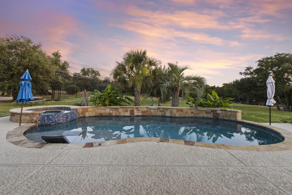 103 Creekside Trail Spicewood, TX 78669