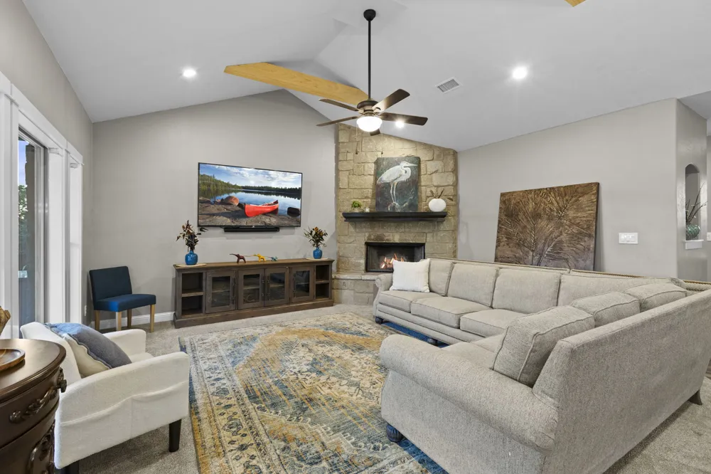 103 Creekside Trail Spicewood, TX 78669