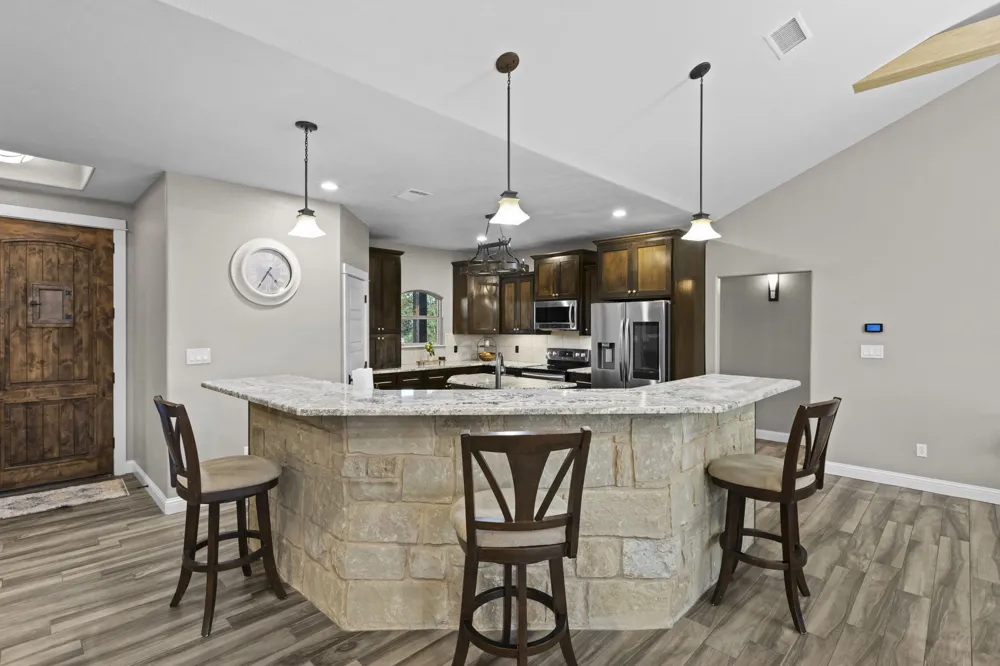 103 Creekside Trail Spicewood, TX 78669