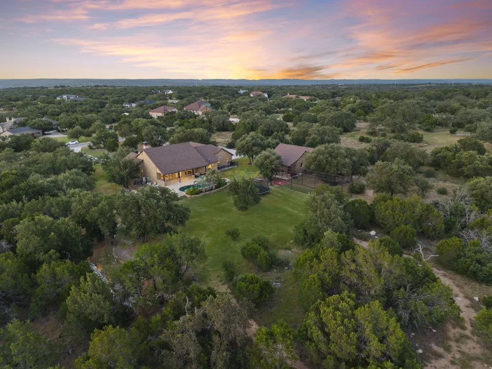 103 Creekside Trail Spicewood, TX 78669