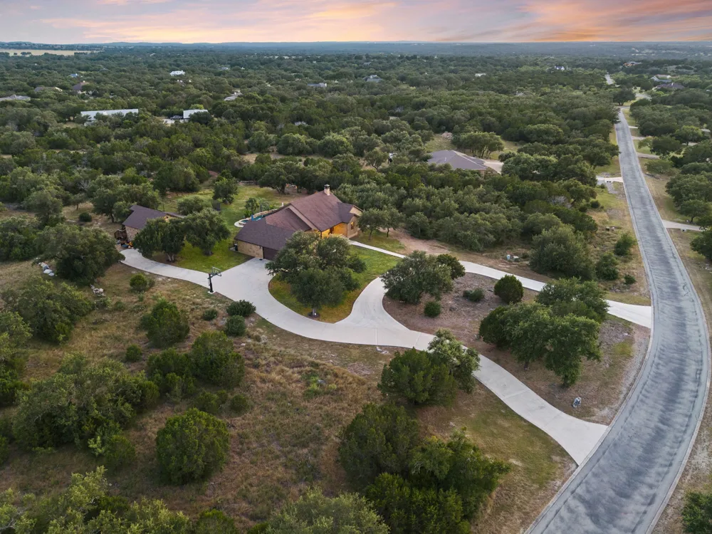 103 Creekside Trail Spicewood, TX 78669