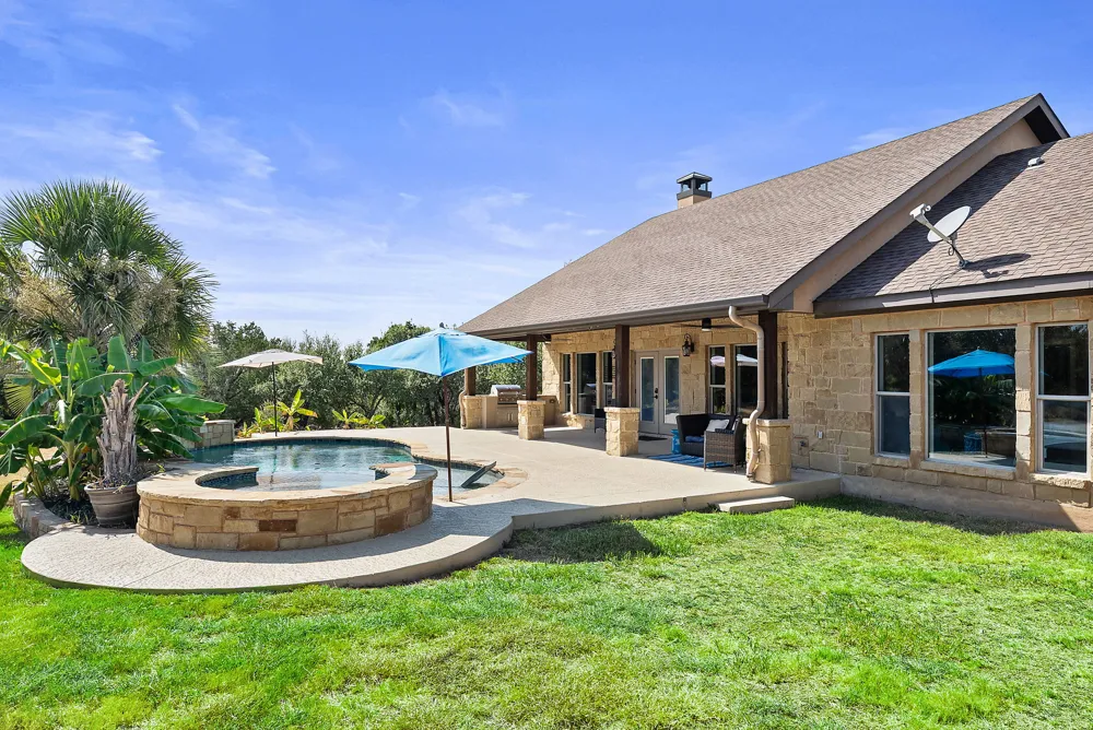 103 Creekside Trail Spicewood, TX 78669