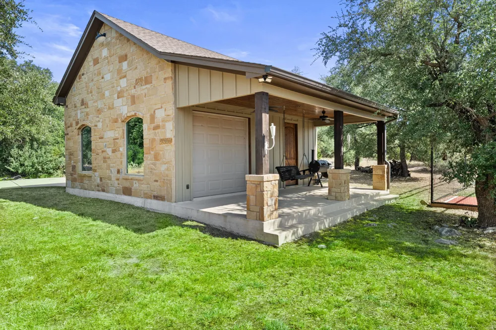 103 Creekside Trail Spicewood, TX 78669