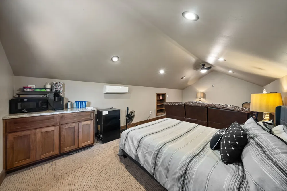 103 Creekside Trail Spicewood, TX 78669