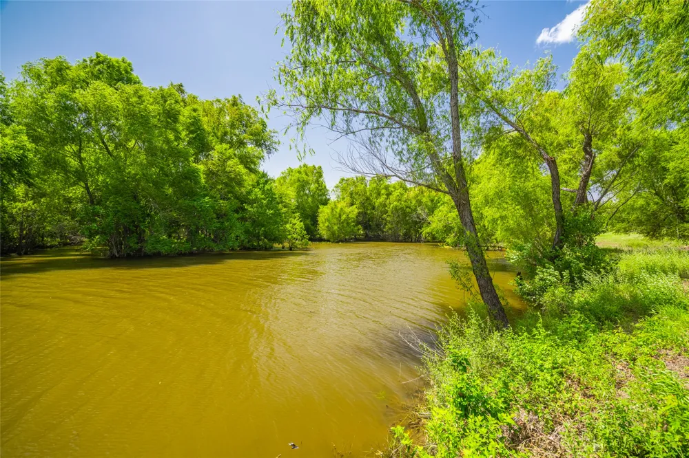 1750 FM 1063 Taylor, TX 76574