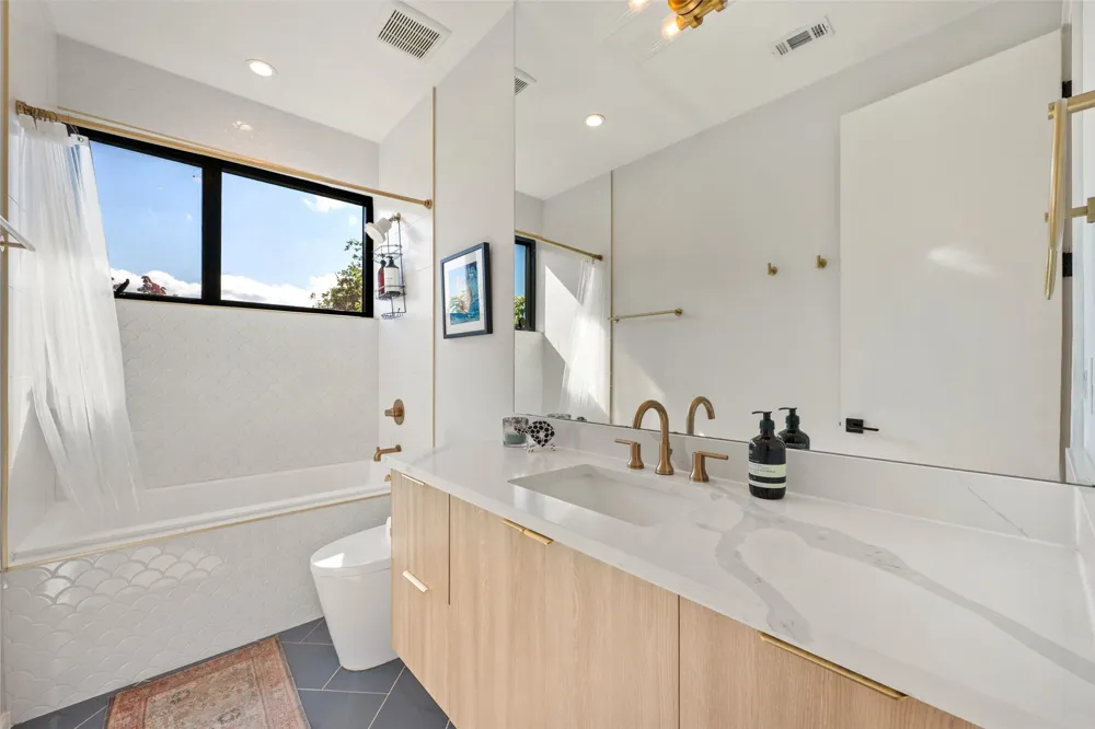4717 Mount Vernon Drive #A Austin, TX 78745