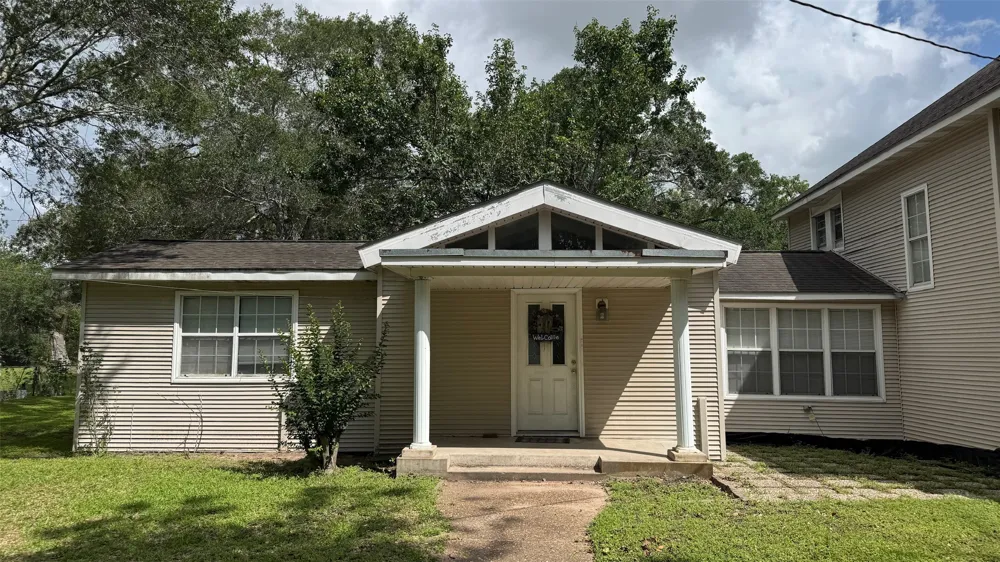 411 E Church Street El Campo, TX 77437