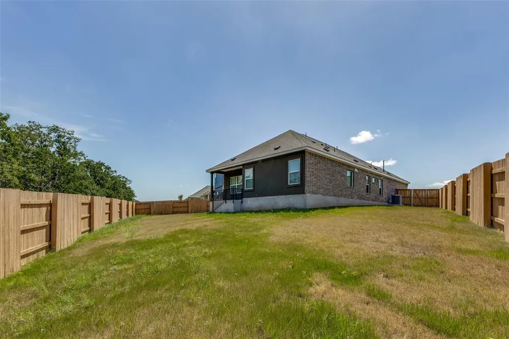 124 Maravillas Bend Bastrop, TX 78602