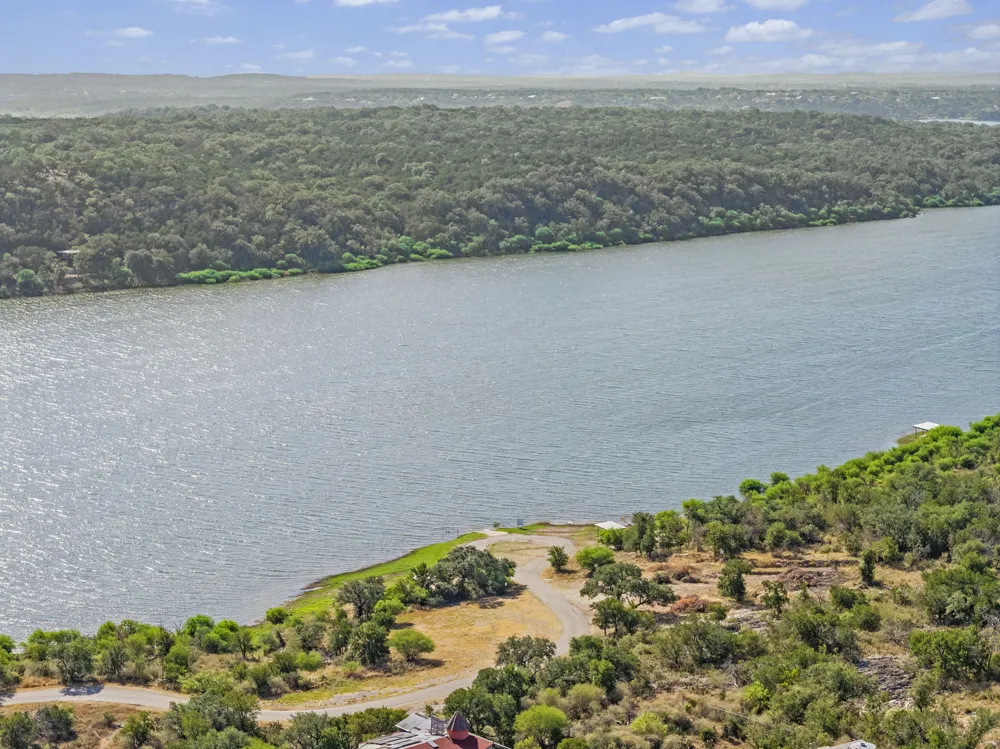 407 Breezing Lane Spicewood, TX 78669