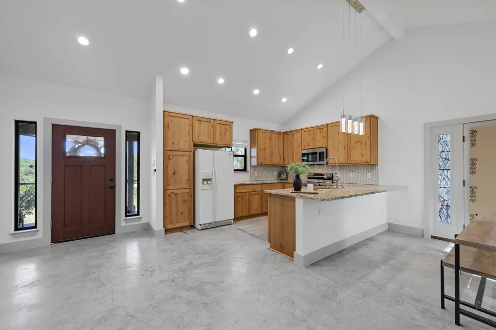 407 Breezing Lane Spicewood, TX 78669