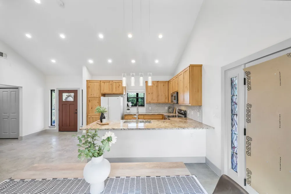 407 Breezing Lane Spicewood, TX 78669