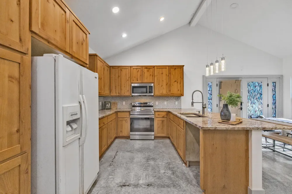 407 Breezing Lane Spicewood, TX 78669