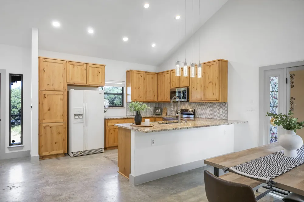 407 Breezing Lane Spicewood, TX 78669