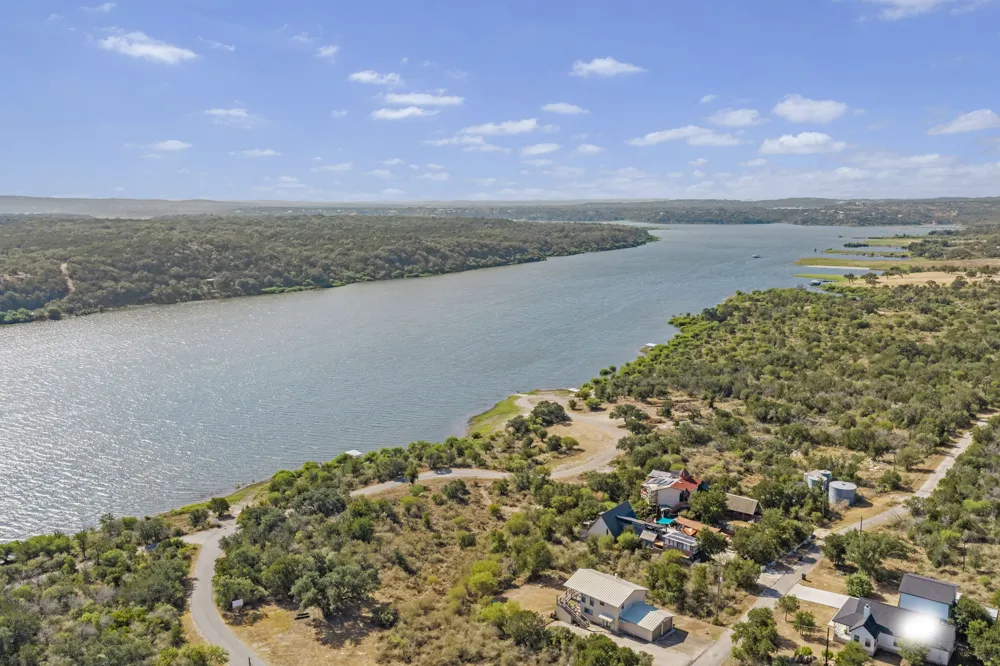 407 Breezing Lane Spicewood, TX 78669