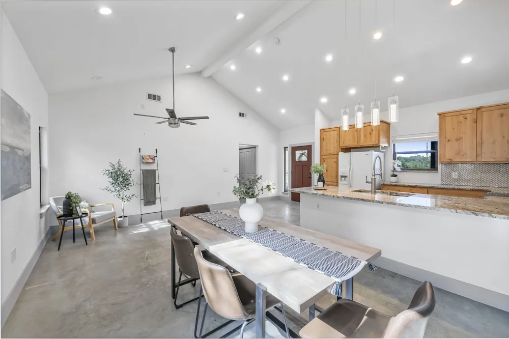 407 Breezing Lane Spicewood, TX 78669