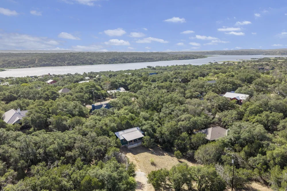 407 Breezing Lane Spicewood, TX 78669