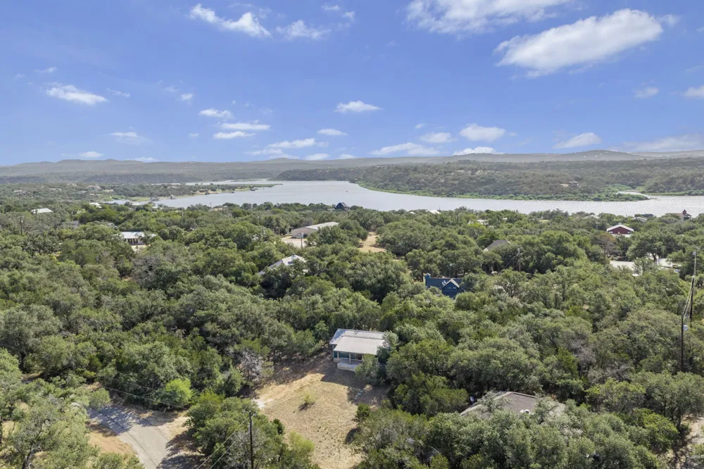 407 Breezing Lane Spicewood, TX 78669