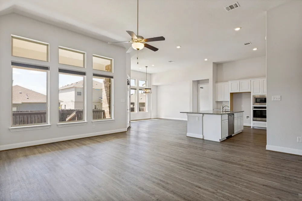 727 Spinnaker Loop Kyle, TX 78640