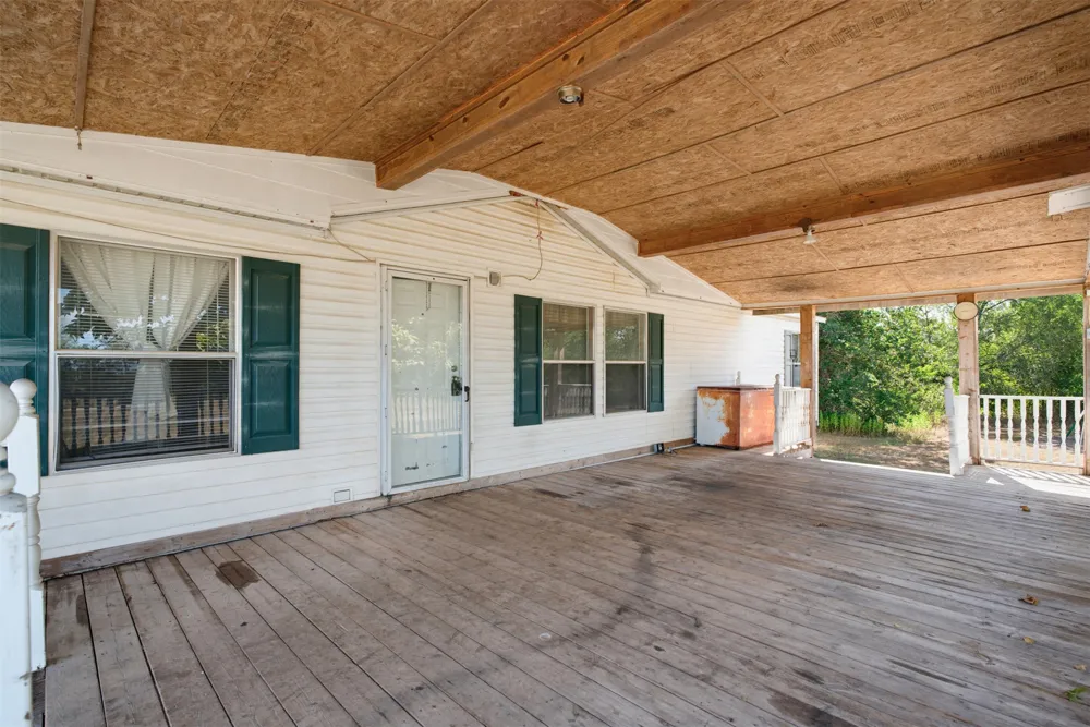 114 Pleasant Grove Loop Elgin, TX 78621
