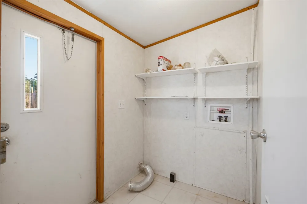 114 Pleasant Grove Loop Elgin, TX 78621