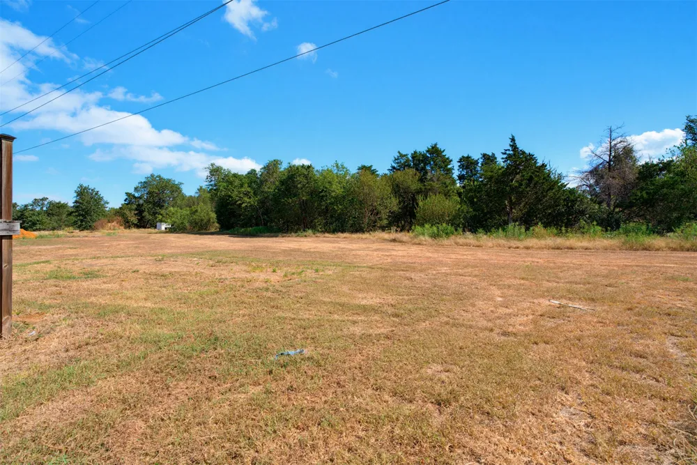 114 Pleasant Grove Loop Elgin, TX 78621