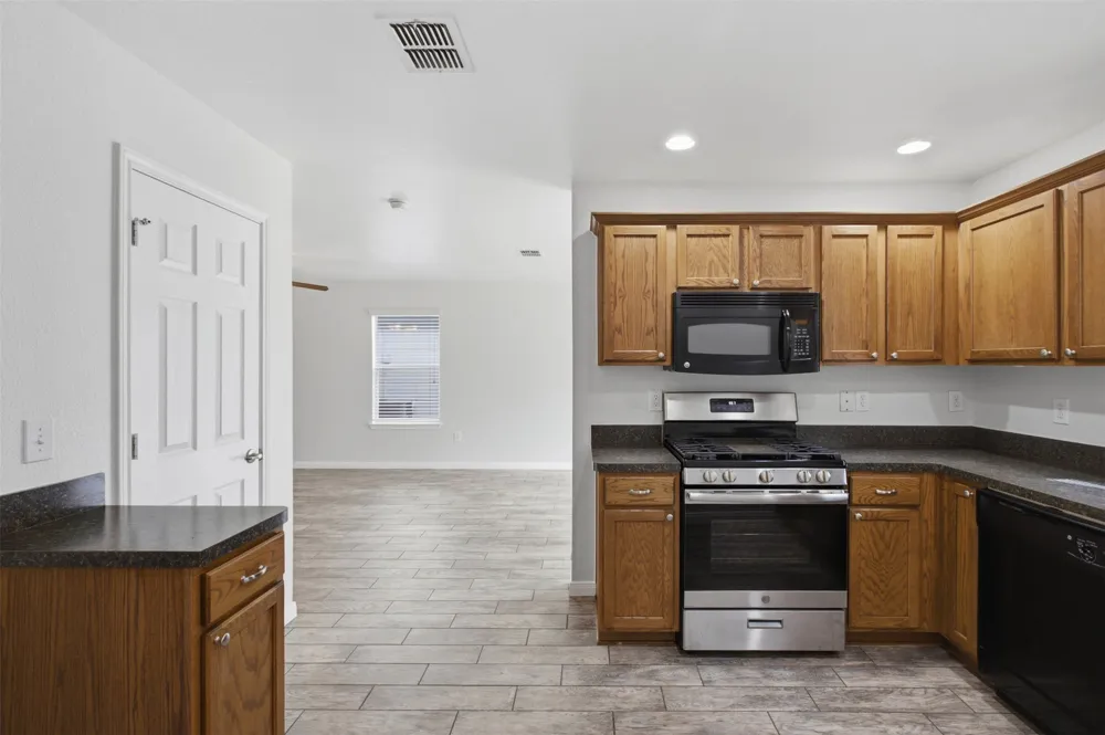 12704 Saint Thomas Drive Del Valle, TX 78617