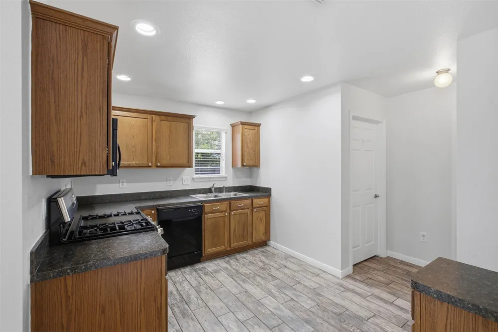 12704 Saint Thomas Drive Del Valle, TX 78617