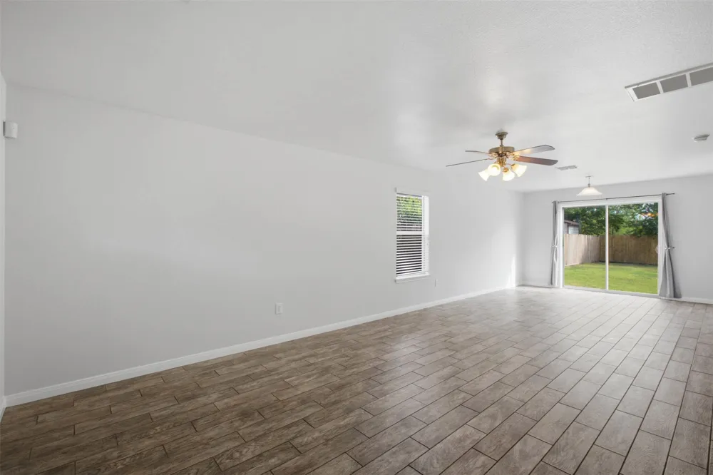 12704 Saint Thomas Drive Del Valle, TX 78617