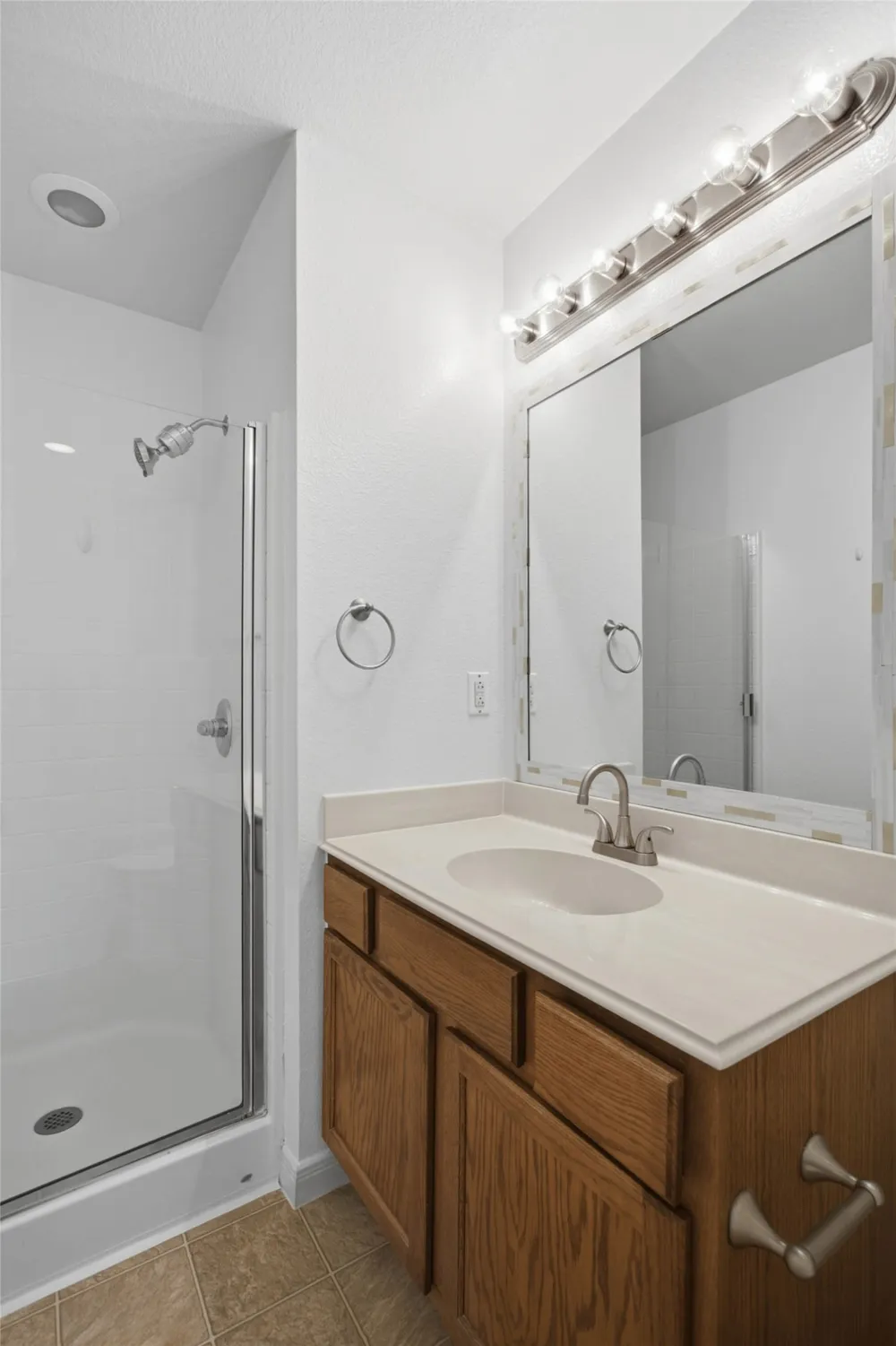 12704 Saint Thomas Drive Del Valle, TX 78617