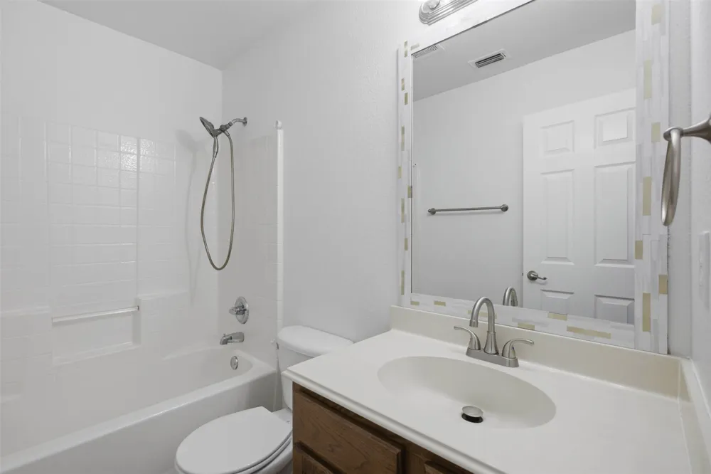 12704 Saint Thomas Drive Del Valle, TX 78617